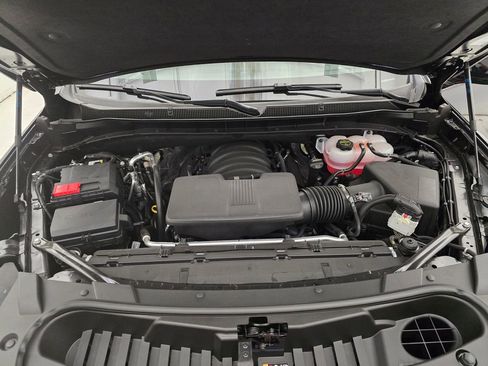 New 2025 Chevrolet Suburban Z71 w/ Z71 Off-Road Package image 38