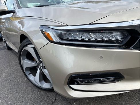 Used 2018 Honda Accord Touring image 32