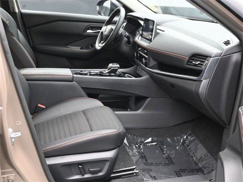 Used 2025 Nissan Rogue SV w/ Rock Creek Premium Package image 22