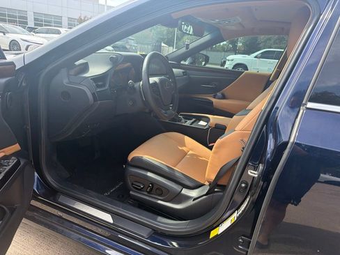 Used 2025 Lexus ES 300h w/ Premium Package FWD image 17