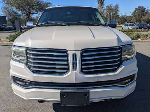 Used 2017 Lincoln Navigator Reserve image 9