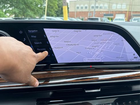 Used 2022 Cadillac Escalade ESV Premium Luxury AWD/4WD image 44