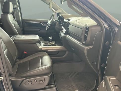 Used 2022 Chevrolet Silverado 1500 LTZ w/ LTZ Premium Package AWD/4WD image 19