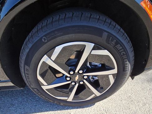 Used 2025 Chevrolet Equinox EV LT FWD image 16