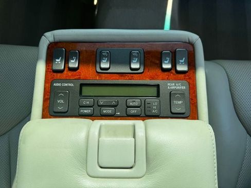Used 2004 Lexus LS 430 RWD image 21