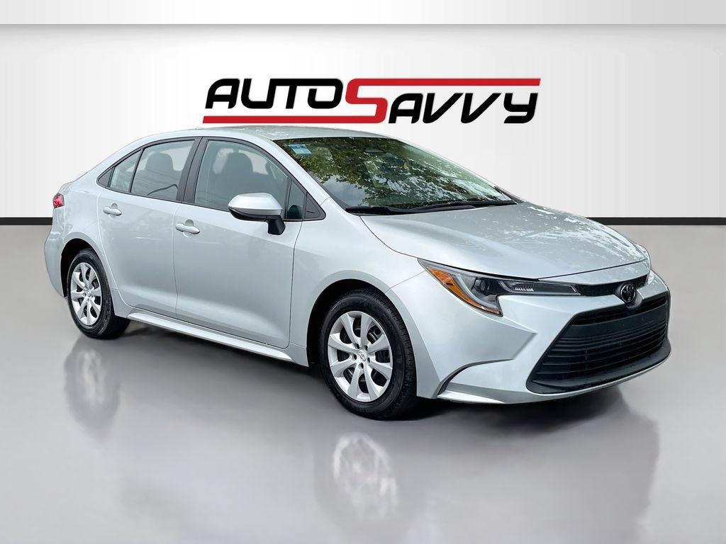 Used 2024 Toyota Corolla LE FWD image 1