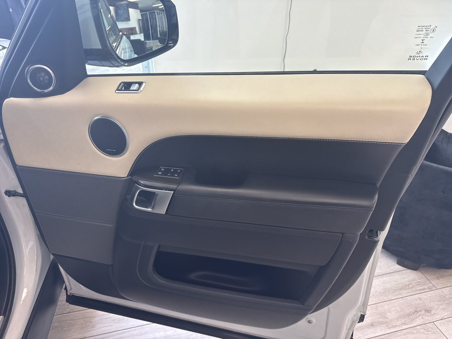 Used 2018 Land Rover Range Rover Sport HSE AWD/4WD image 20