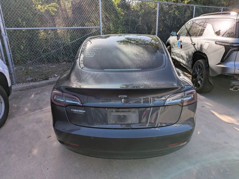 Used 2021 Tesla Model 3 Standard Range Plus image 3
