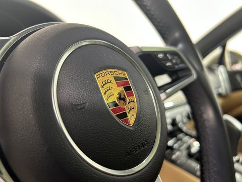 Used 2016 Porsche Cayenne AWD/4WD image 18