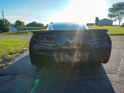 Used 2016 Chevrolet Corvette Stingray Coupe RWD image 4
