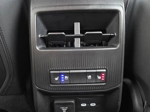 Used 2025 Jeep Wagoneer S Launch Edition image 28