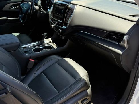 Used 2019 Chevrolet Traverse RS FWD image 25