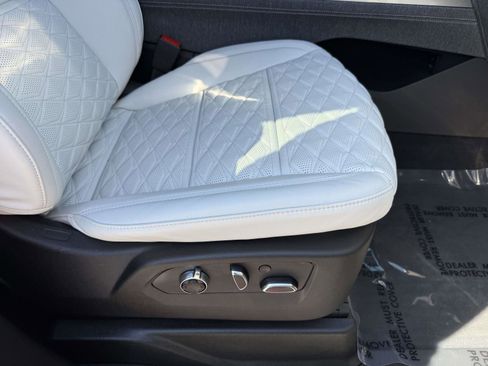 Used 2026 Cadillac Escalade Platinum Sport w/ LPO, ONYX Package image 26