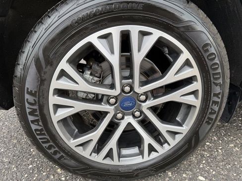 Used 2020 Ford Escape SEL image 12