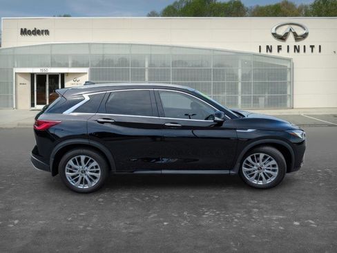 Certified 2025 INFINITI QX50 Luxe AWD/4WD image 3