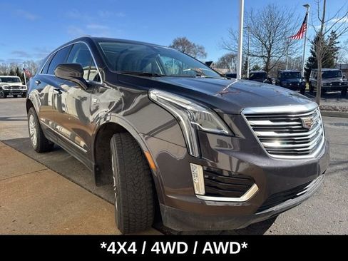 Used 2017 Cadillac XT5 Luxury image 2