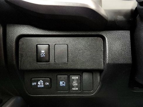 Certified 2023 Toyota Tacoma TRD Off-Road image 32