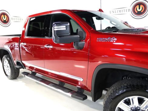 Used 2025 Chevrolet Silverado 2500 High Country w/ Technology Package AWD/4WD image 7