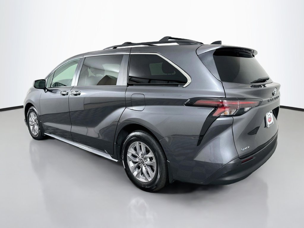 Certified 2025 Toyota Sienna XLE w/ XLE Plus Package FWD image 7