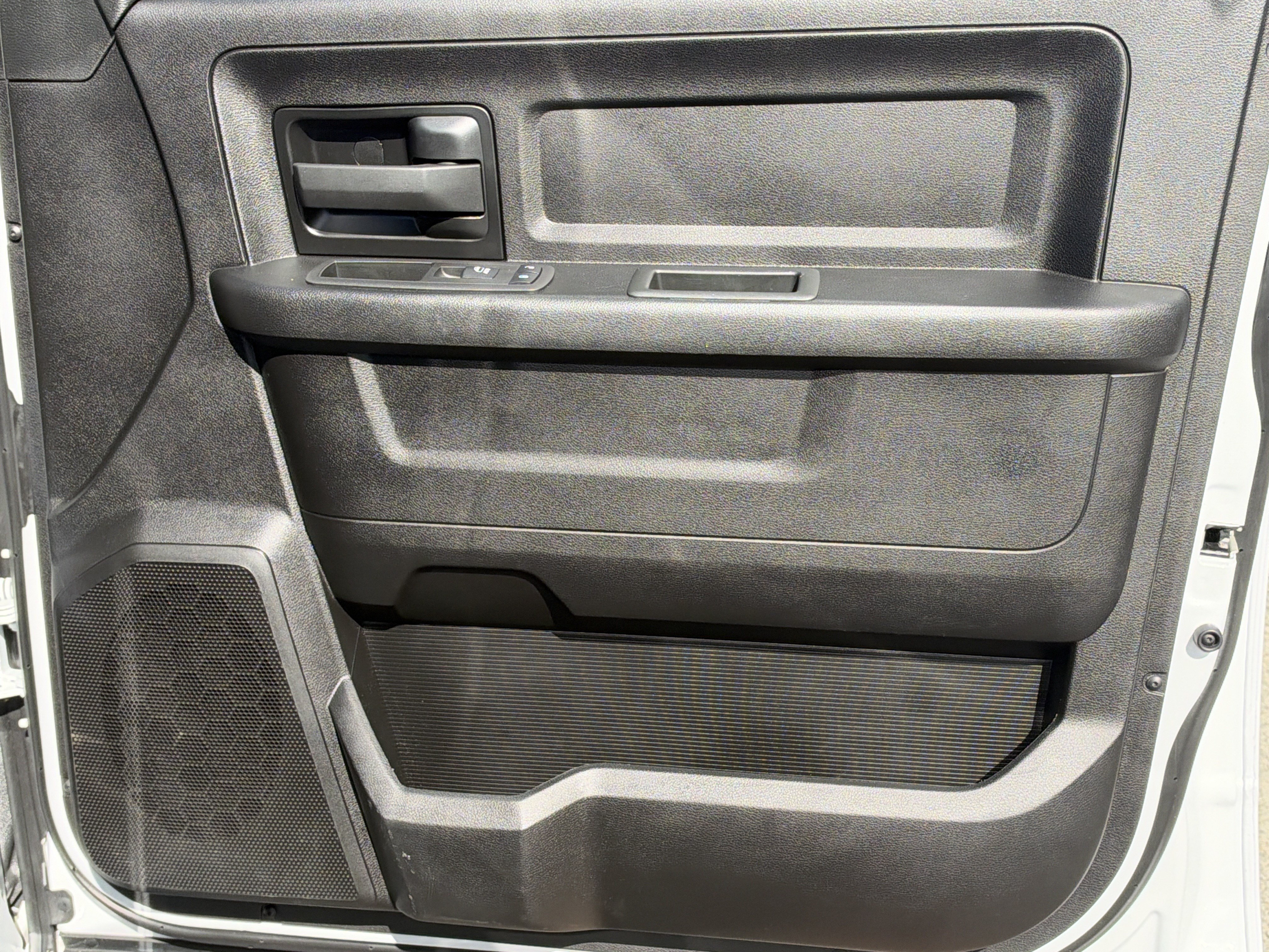 Used 2022 RAM 2500 Tradesman w/ Chrome Appearance Group RWD image 17