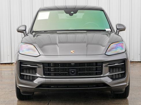 Used 2025 Porsche Cayenne S image 50
