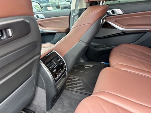 Used 2026 BMW X7 xDrive40i w/ Premium Package AWD/4WD image 31