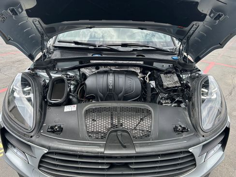 Used 2019 Porsche Macan AWD/4WD image 32