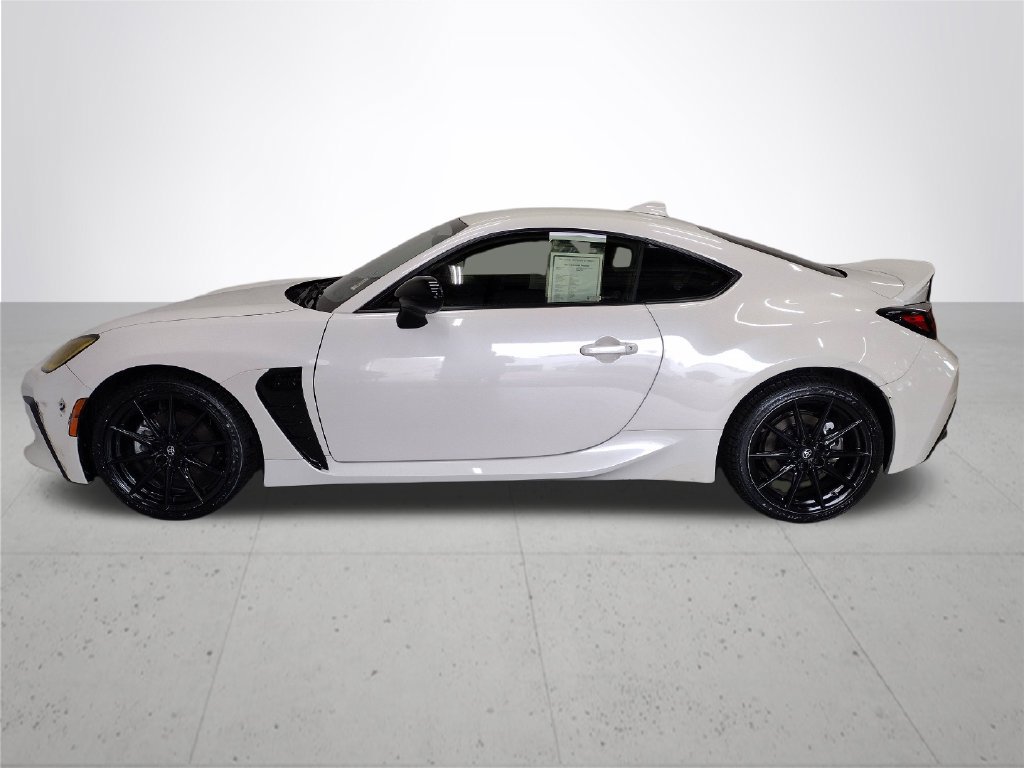 Used 2023 Toyota GR86 Premium w/ ALL Weather Mat Package (TMS) RWD image 12
