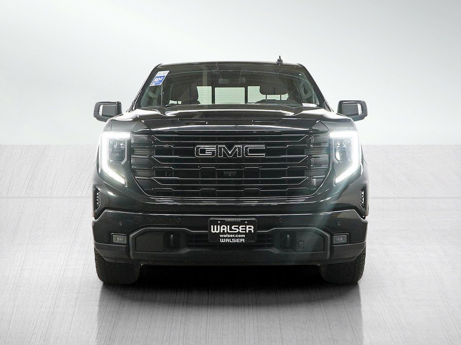 Used 2024 GMC Sierra 1500 Elevation w/ Elevation Premium Package AWD/4WD image 8