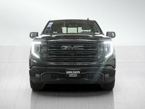 Used 2024 GMC Sierra 1500 Elevation w/ Elevation Premium Package AWD/4WD image 8