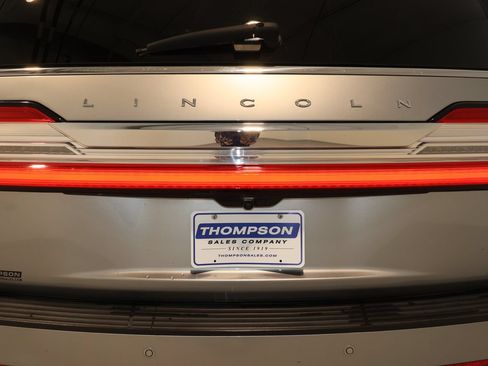 Used 2021 Lincoln Navigator Reserve w/ Luxury Package AWD/4WD image 24