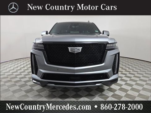 Used 2023 Cadillac Escalade V w/ LPO, ONYX Package image 4