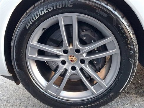 Certified 2025 Porsche Cayenne Coupe image 15