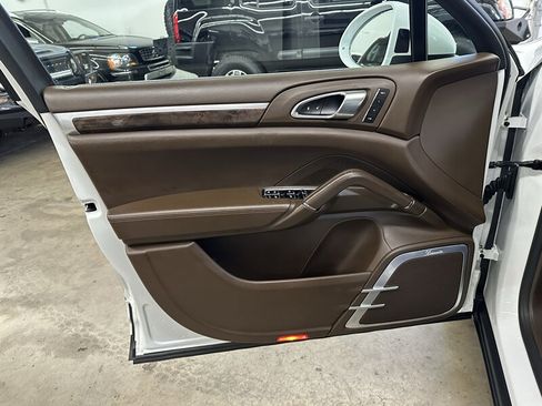 Used 2015 Porsche Cayenne Turbo w/ Premium Plus Package AWD/4WD image 26