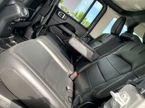 Used 2021 Jeep Wrangler Unlimited Sahara w/ Dual Top Group AWD/4WD image 10