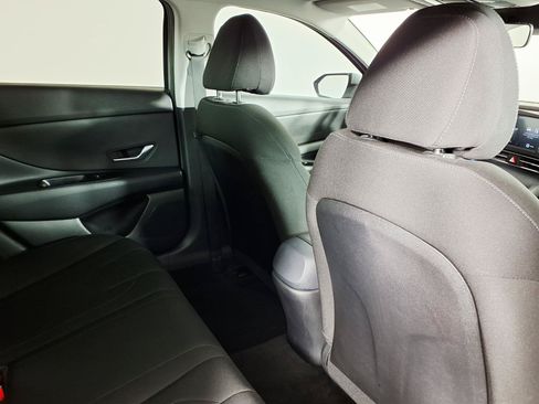 Certified 2021 Hyundai Elantra SEL FWD image 11