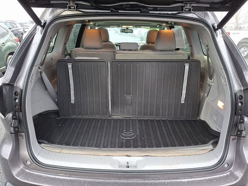 Used 2016 Toyota Highlander XLE image 28