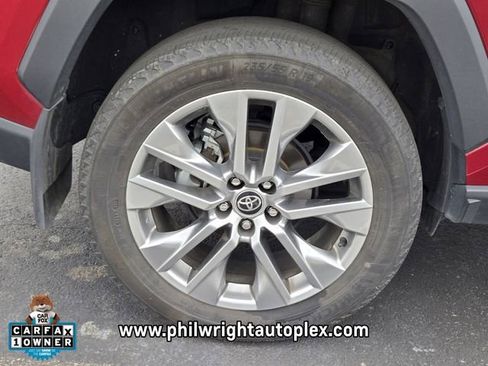 Used 2022 Toyota RAV4 XLE Premium image 4
