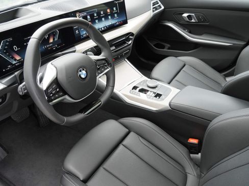 Used 2025 BMW 330i xDrive Sedan AWD/4WD image 9
