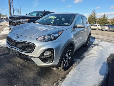 Used 2020 Kia Sportage LX image 3