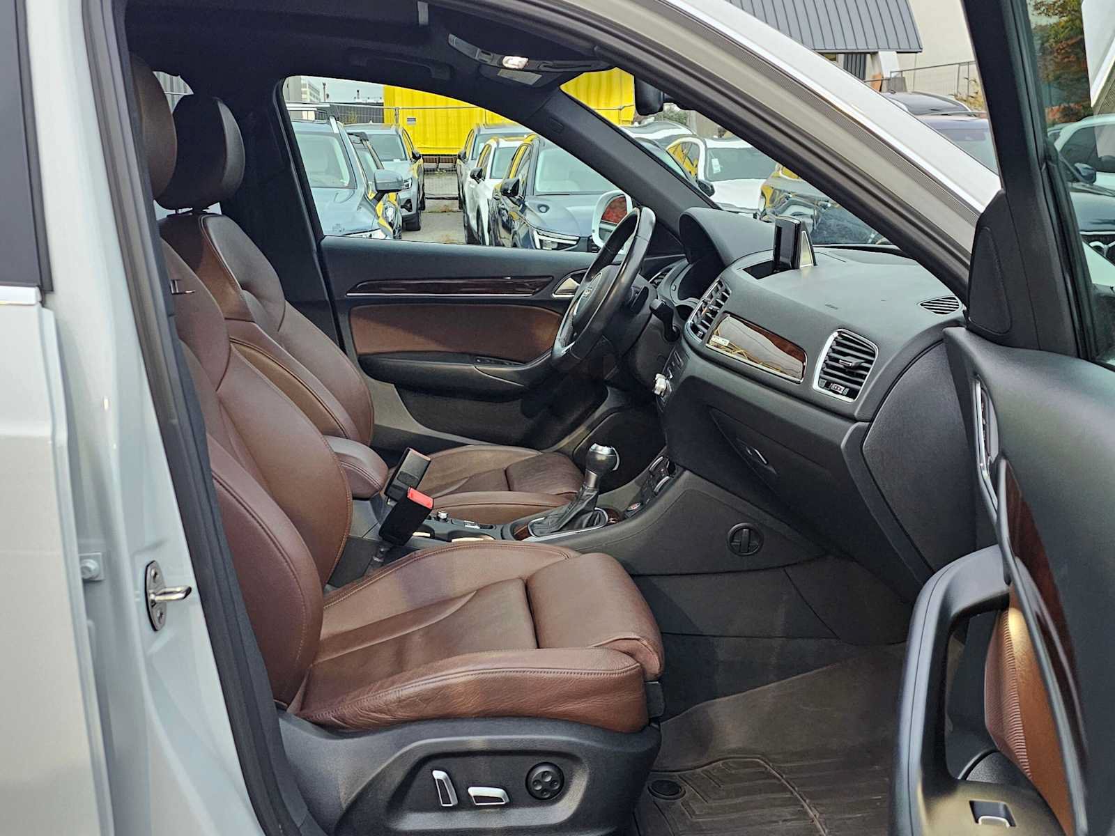 Used 2018 Audi Q3 2.0T Premium Plus w/ Premium Plus Package AWD/4WD image 8