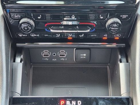 New 2025 Jeep Grand Cherokee Altitude image 14