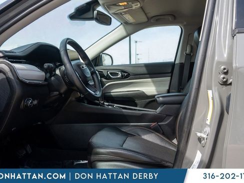 Used 2022 Jeep Compass Limited AWD/4WD image 3