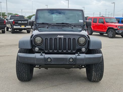 Used 2017 Jeep Wrangler Unlimited Sport w/ Connectivity Group AWD/4WD image 8