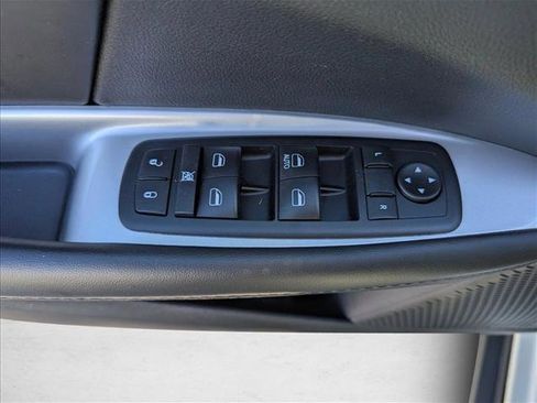 Used 2019 Dodge Journey SE image 10