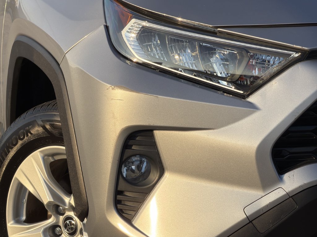 Used 2019 Toyota RAV4 XLE w/ Convenience Package FWD image 9