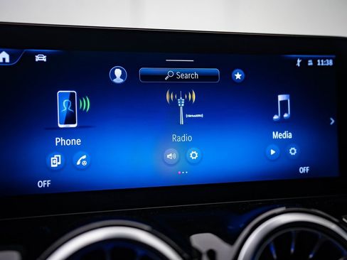 Certified 2025 Mercedes-Benz GLA 250 4MATIC image 31