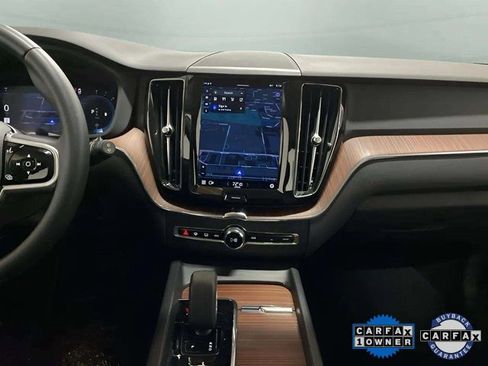 Used 2023 Volvo XC60 B5 Plus image 14