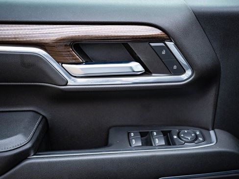 Used 2024 Chevrolet Silverado 1500 RST w/ Z71 Off-Road Package image 23