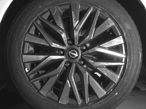 Used 2025 Nissan Altima 2.5 SV image 14